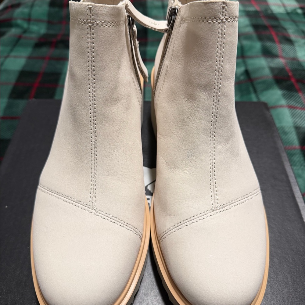 TOMS Maude Wedge Cream Ankle Bootie - Picture 8 of 10